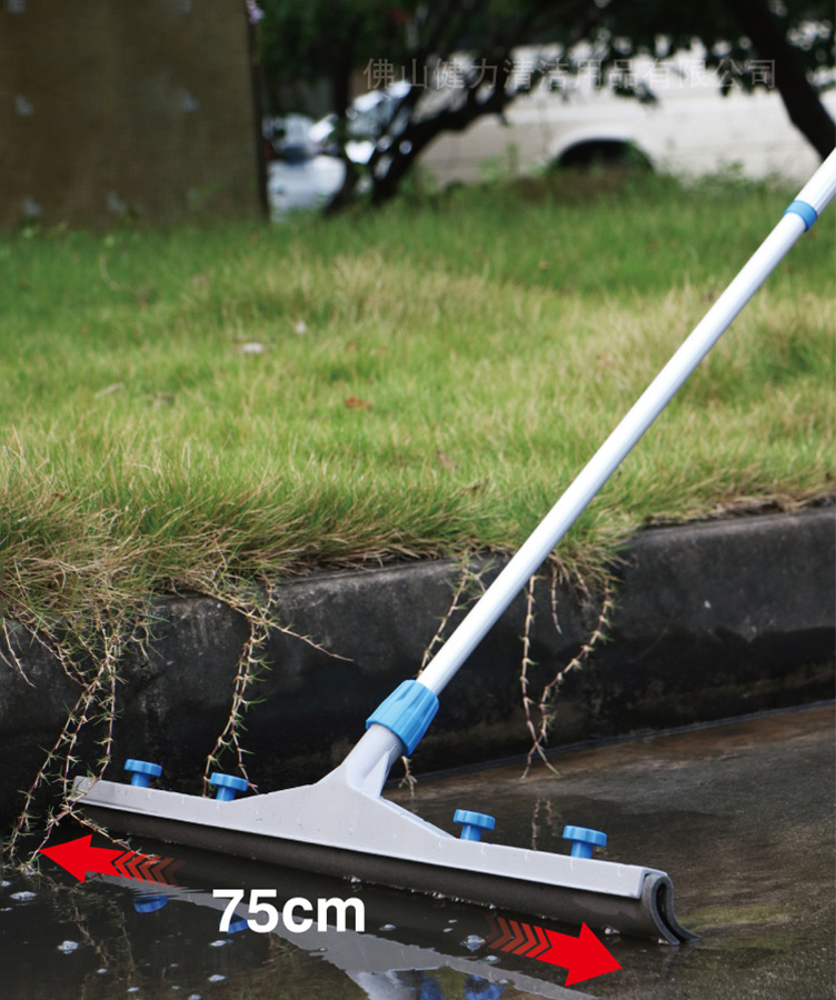 一到下雨天，院子里面總積水，施達(dá)多功能推水扒幫到您